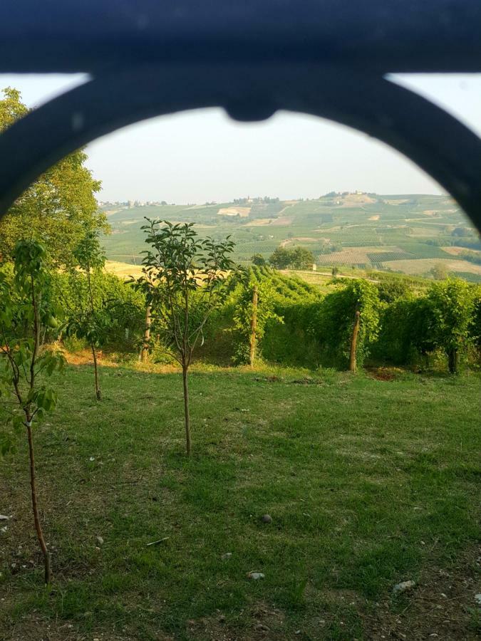 La Terrazza Sui Vigneti-Rovescala Bed & Breakfast San Damiano al Colle Exterior photo